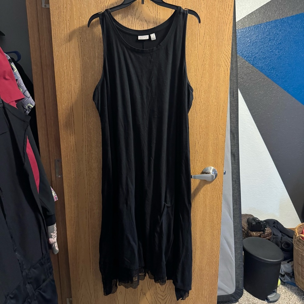 LOGO by Lori Goldstein Black Midi Dress